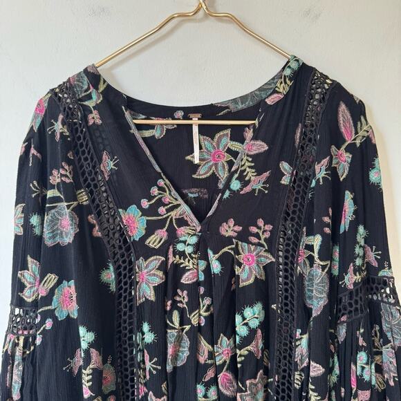 Free People Just the Two of Us Boho Crochet Lace Black and Pink Floral Tunic S - Picture 8 of 12